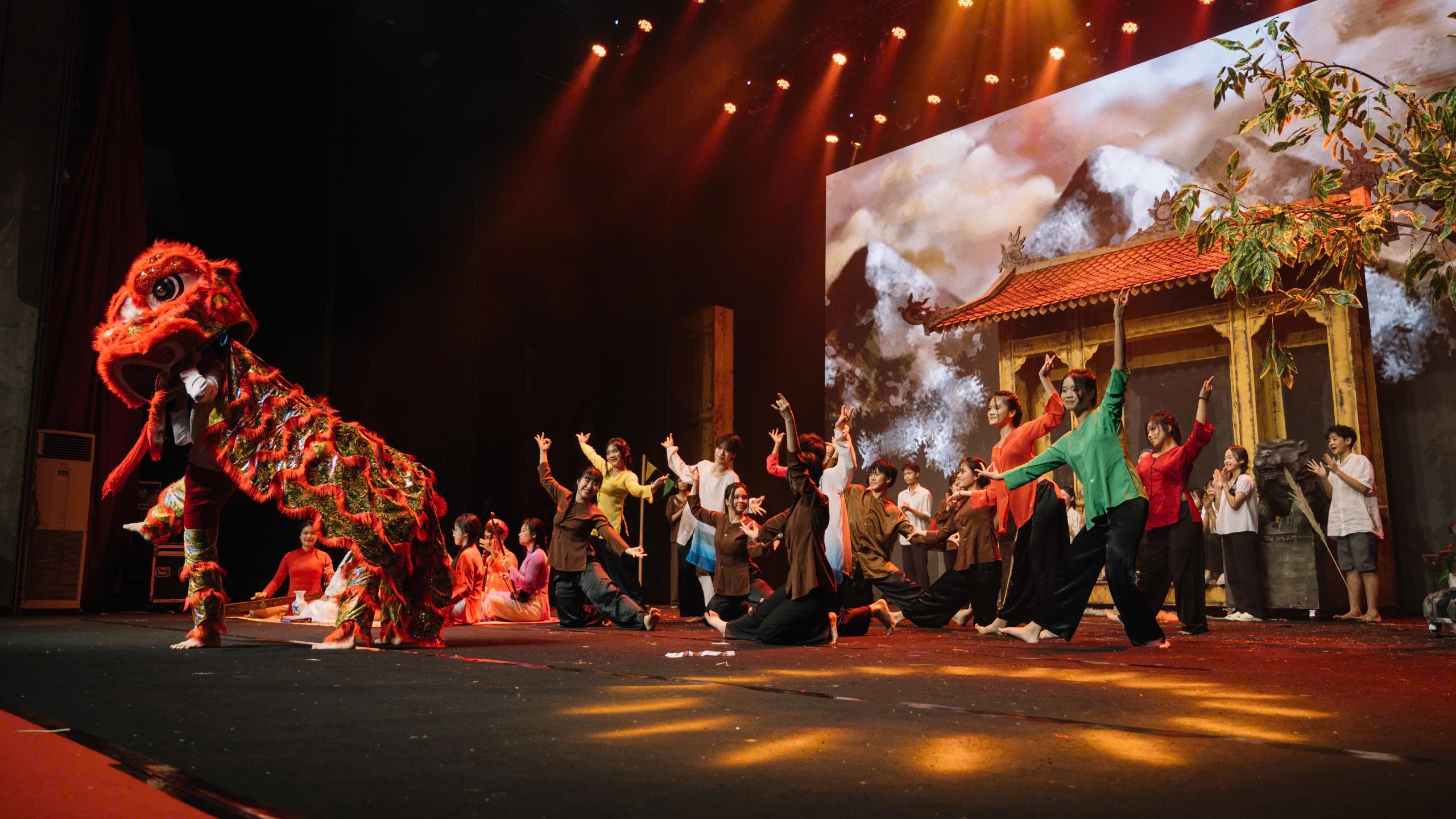 RẠCH CẠN - KHI NGHỆ THUẬT TRUYỀN THỐNG HÒA QUYỆN HƠI THỞ HIỆN ĐẠI