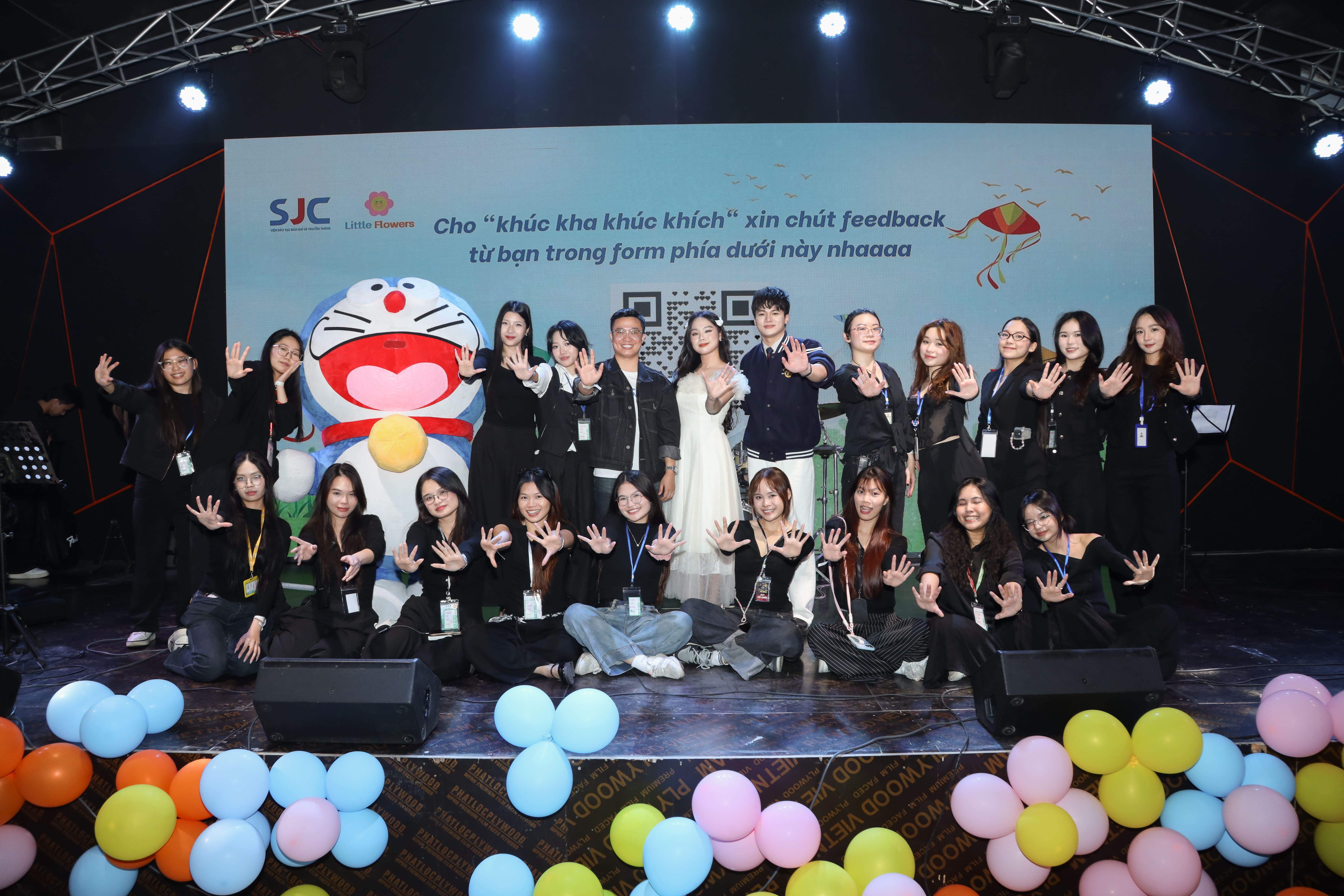 Từ giảng đường đến cộng đồng: Dự án tuổi thơ của sinh viên báo chí Nhân văn